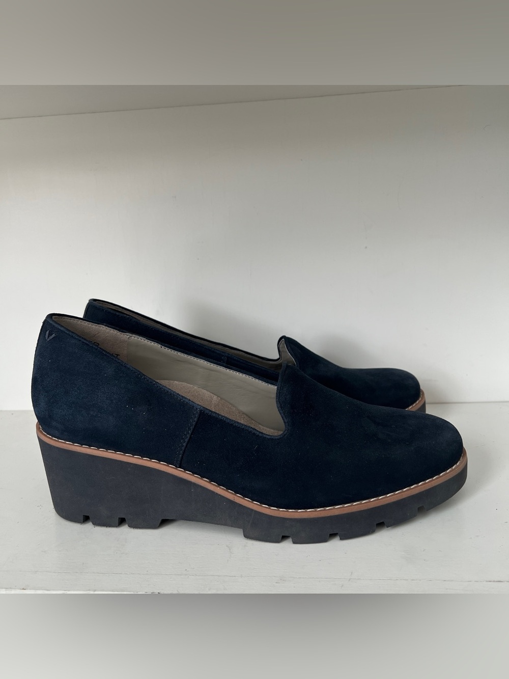 Vionic Navy Blue Suede Leather Willa Wedge Loafer Shoes Women’s size US 11 WIDE